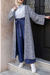 Casual Long Shrug – Breathable Fabric and Full-Length Sleeves